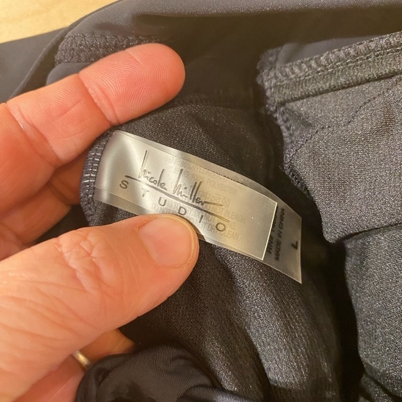 Nicole Miller Studio 2 Piece Swimsuit Large (HR) - Picture 9 of 12